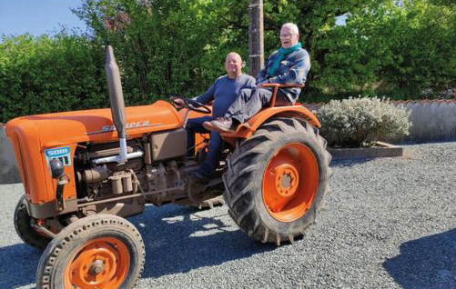 Délilé de vieux tracteurs